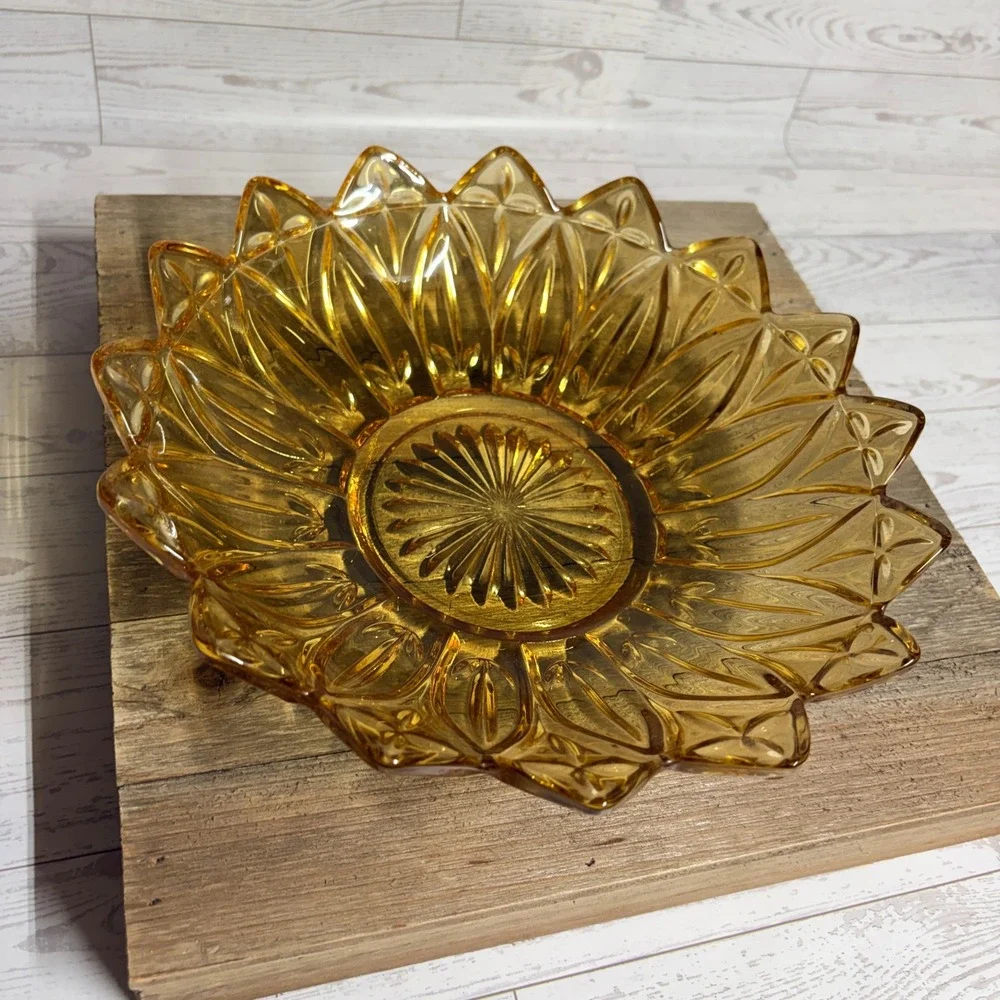 Vintage Federal Glass Amber Petal Sunflower Bowl Mid Century Pressed Glass 10.5
